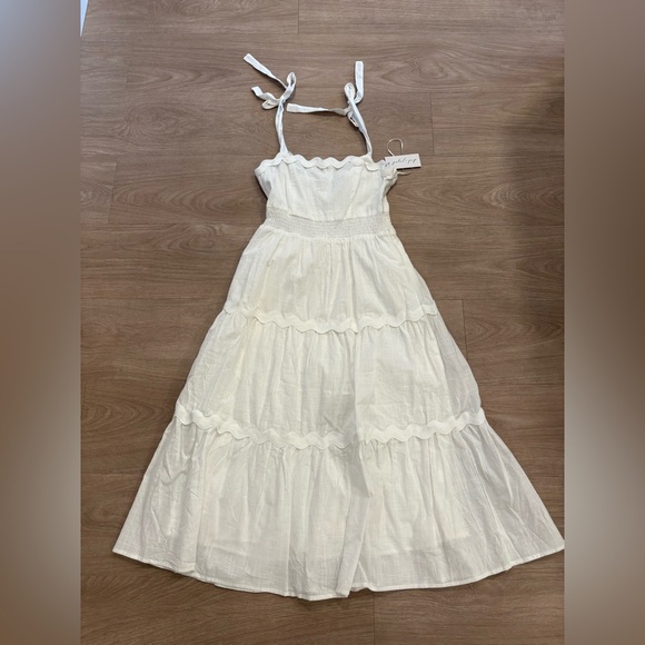 Petal & Pup Dresses & Skirts - Elegant White Tiered Dress